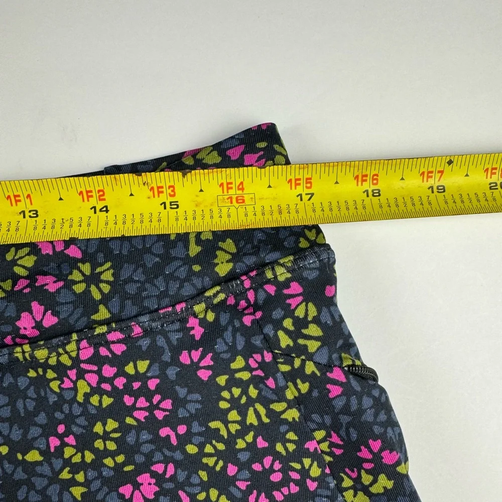 Women’s L.L. Bean Navy Blue skort with zip pocket size medium